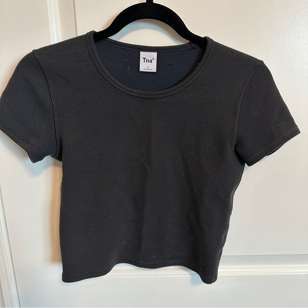 ARITZIA TNA Dark grey waffle knit crop t-shirt